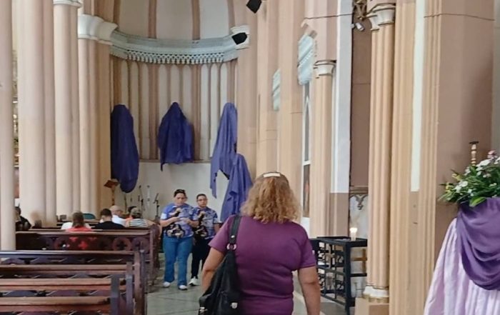 Sabes porque tapan las imágenes de los santos el viernes de semana santa?