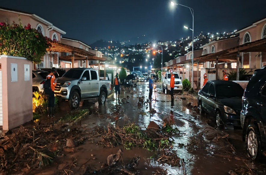 Táchira: Estalla tubo matriz de agua en las Vegas de Tariba