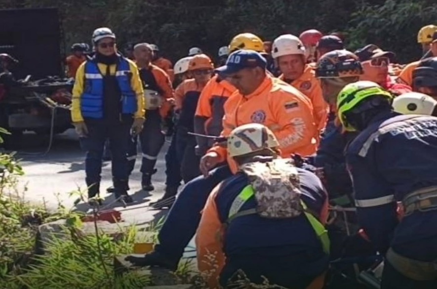 Tragedia en Mérida un autobús se salió de la vía y se fue por un precipicio