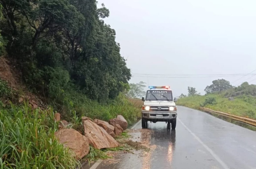 Tránsito hacia la frontera fue restituído