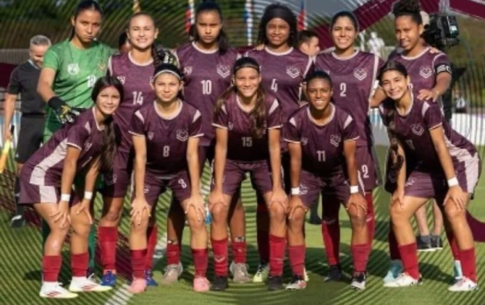 Vinotinto femenina Oro en sudamericanos