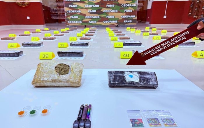 Capturados con más de 30 kilos de droga en San Antonio