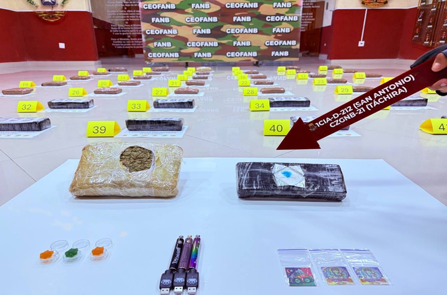 Capturados con más de 30 kilos de droga en San Antonio