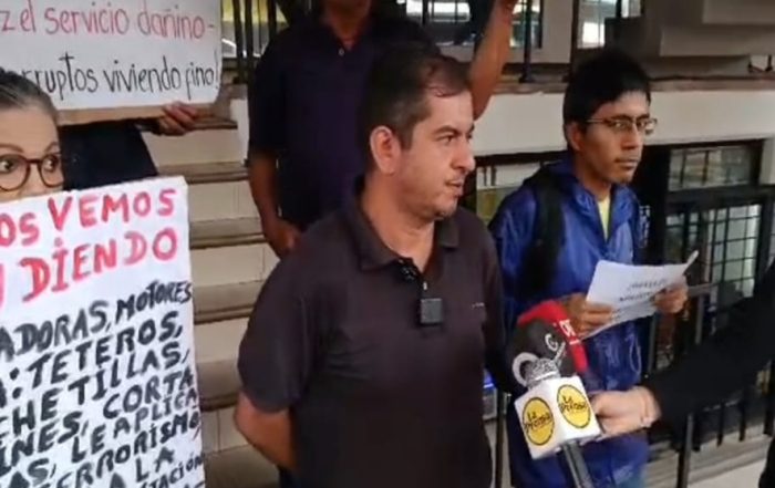 Ciudadanos protestan ante defensoría del pueblo por fallas de electricidad