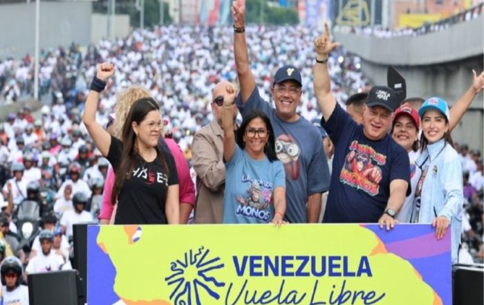 Delcy Rodríguez anuncia incremento del ingreso mínimo integral a $240