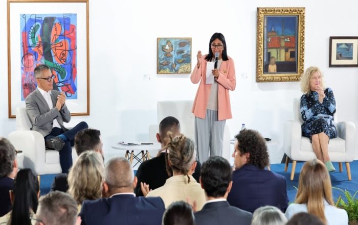 Delcy Rodríguez señala corrupción judicial