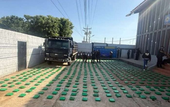 Descubren marihuana en cilindros de gas