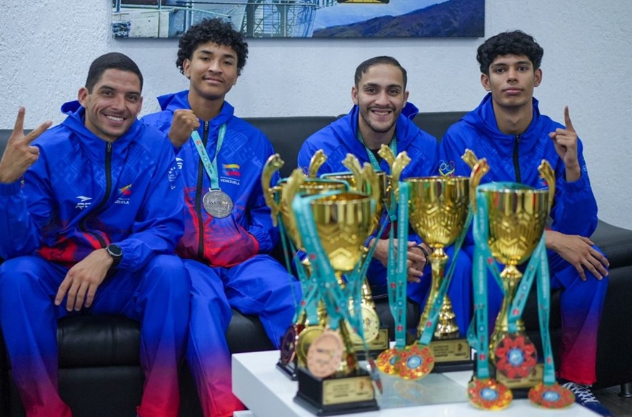 Equipo de Kickboxing Venezolano se bañó en Oro