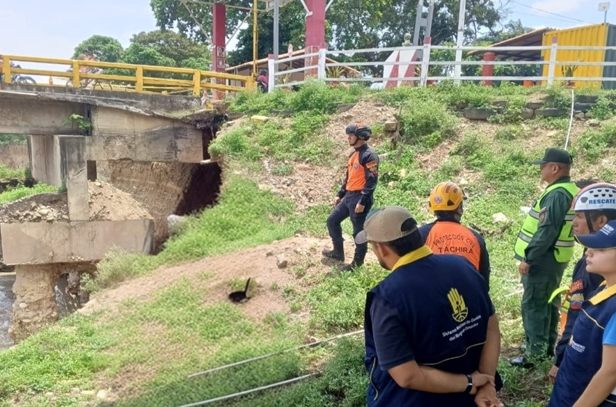 Evalúan trabajos en el puente Francisco de Paula Santander