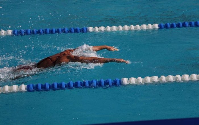 Nadadora venezolana rompe record en los EEUU