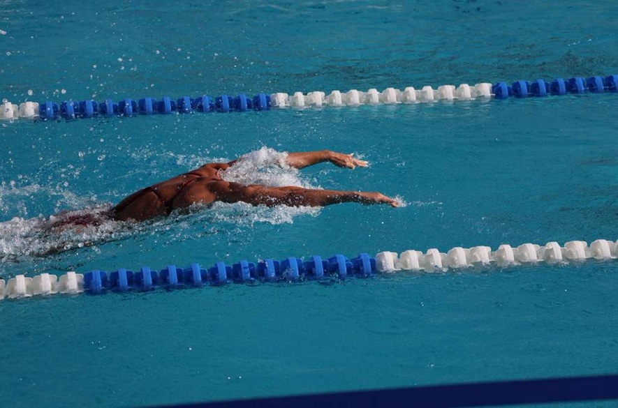 Nadadora venezolana rompe record en los EEUU