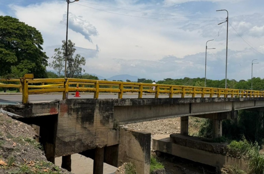 No hay paso por el Puente Internacional Santander