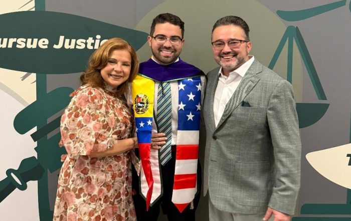 Tachirense Eduardo Rondón se gradúa como abogado en EE. UU.