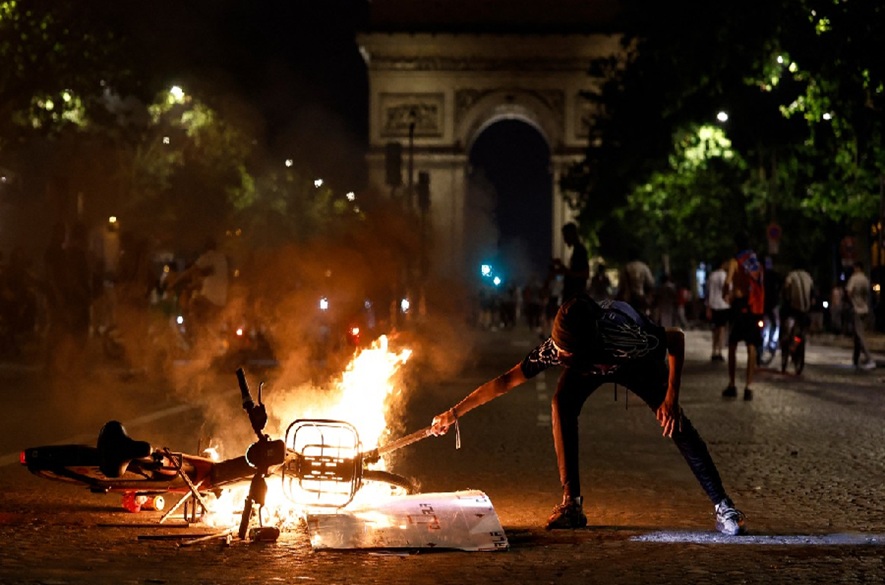 Triunfo del PSG en la Champions League termina en caos y disturbios en Paris
