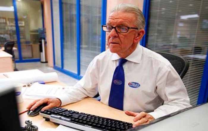 Adultos mayores plantean la necesidad de ser contratados en el mercado laboral