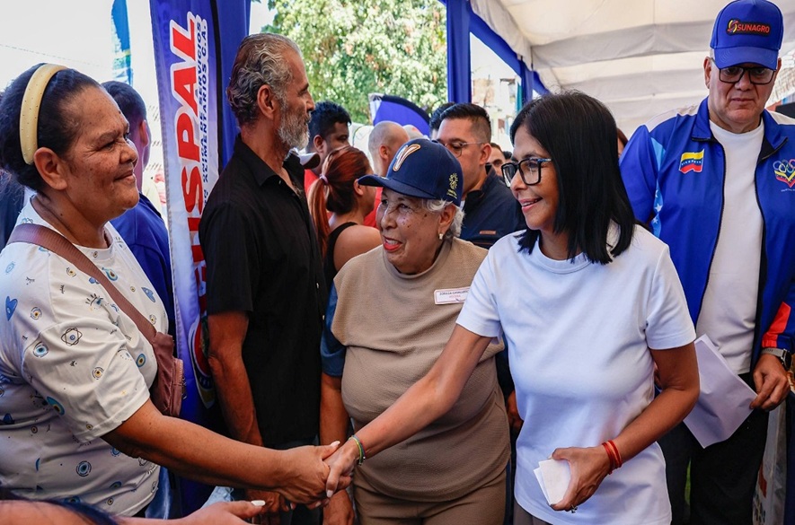 Delcy Rodriguez llama a participar en la consulta popular del gobierno interino