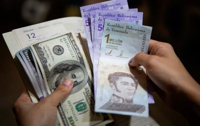 El bolívar pierde casi la mitad de su valor frente al dólar en los primeros cinco meses de 2026
