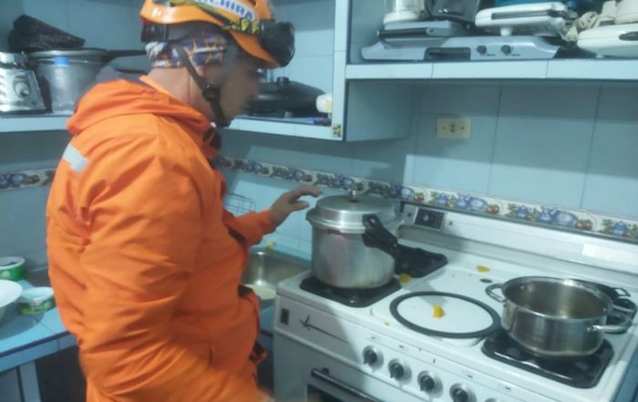 Explosión de olla de presión dejó dos heridos en San Cristóbal