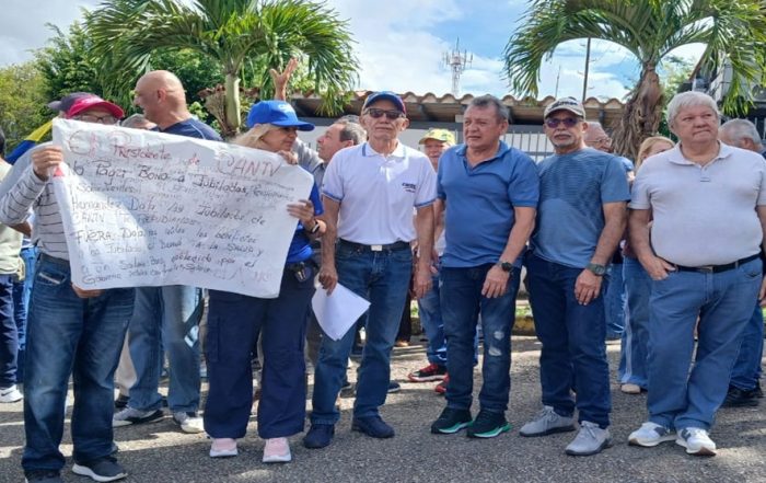 Jubilados de CANTV: Nos quitaron el 74% de nuestros ingresos