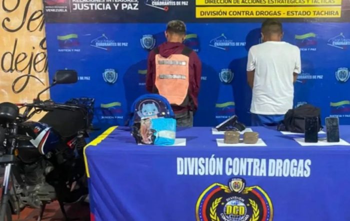 Táchira: Detenidos dos sujetos con droga y arma tipo facsímil en Santa Ana