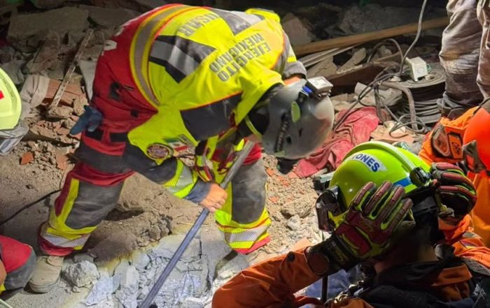 Terremoto Venezuela: Protección Civil Táchira rescatan a un joven con vida