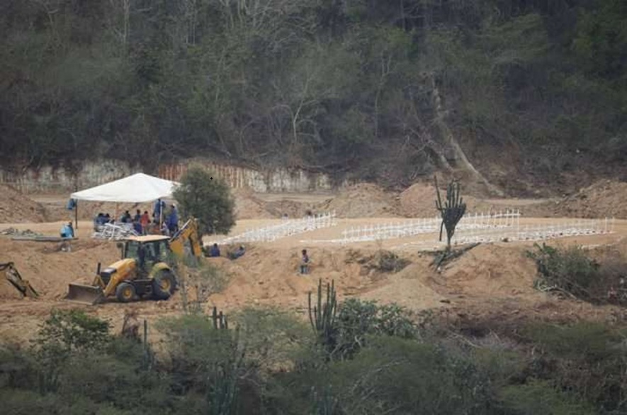 Comienzan a sepultar los cadáveres del terremoto en Venezuela