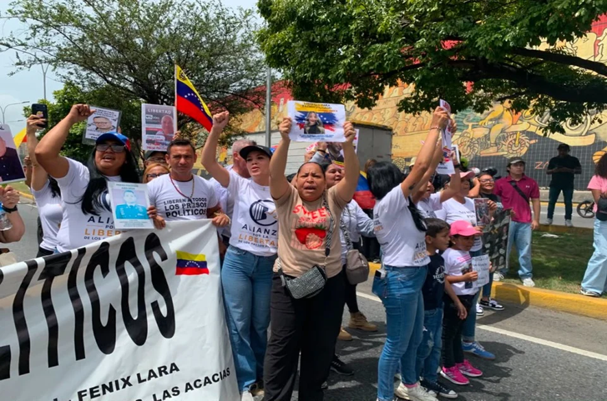 Familiares de presos políticos exigen libertad YA