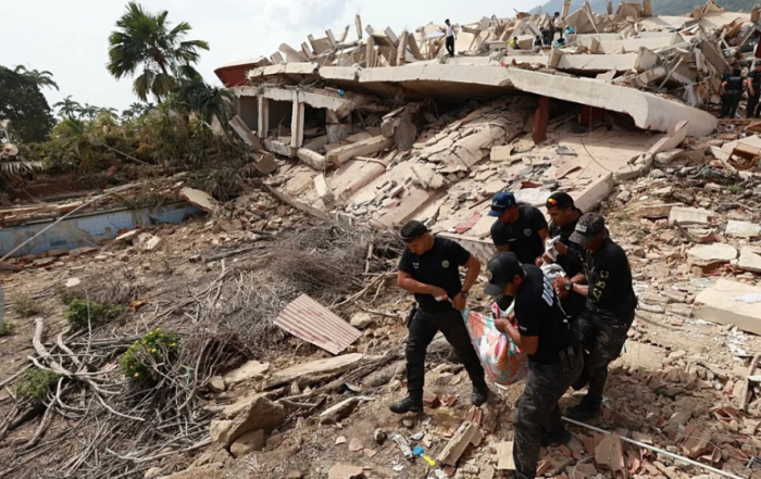 Un mes después de los terremotos: continúan los rescates y la incertidumbre por los desaparecidosUn mes después de los terremotos: continúan los rescates y la incertidumbre por los desaparecidos